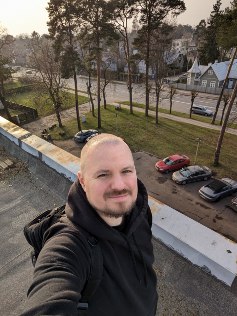 Meklēju neparastus rakursus arī no augstākām vietām.