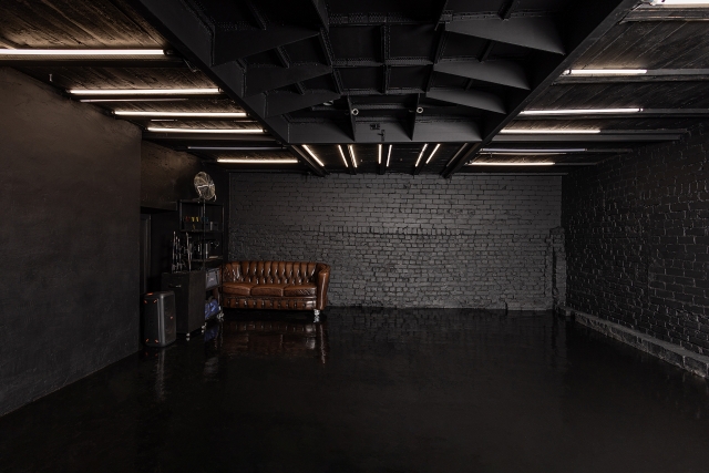 Melnā Fotostudija kā radīta Tavam nākamajam projektam.