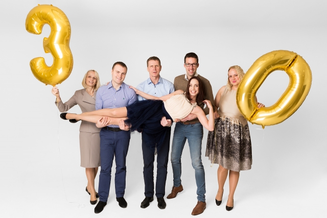 Ģimenes fotosesijas kopbildes kopā ar visiem radiniekiem Tavā dzimšanas dienā.