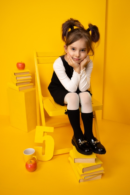 Fotosesija 1. septembra noskaņās uz vietas fotostudijā.